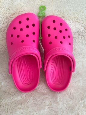 NWT CROCS Size J5